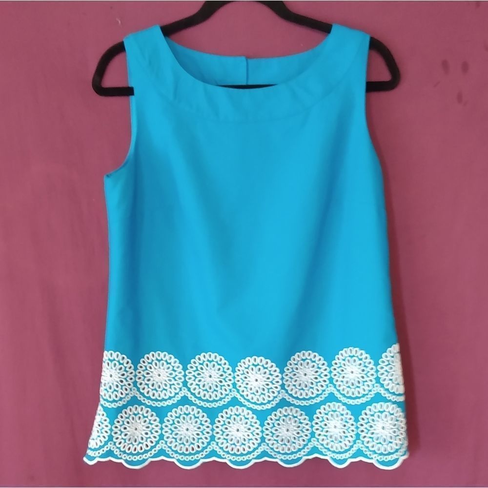EUC TALBOTS Teal Sleeveless Top w/White Embroidered Cut Out Circles on Bottom 6